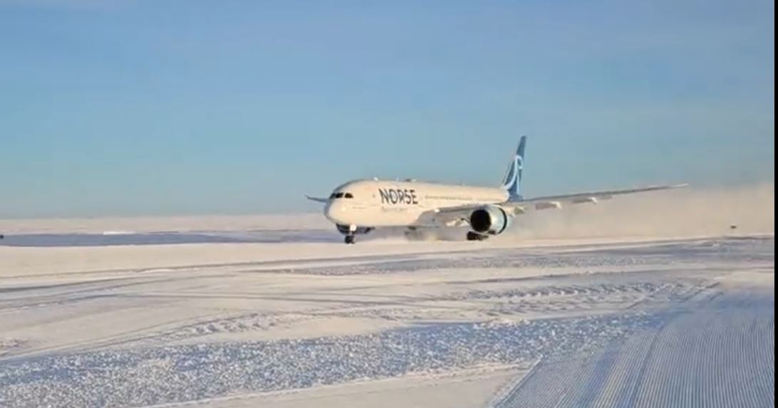 boeing-787-antartique